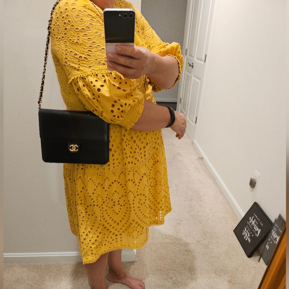 EUC vintage Chanel gold chain purse - Picture 16 of 17